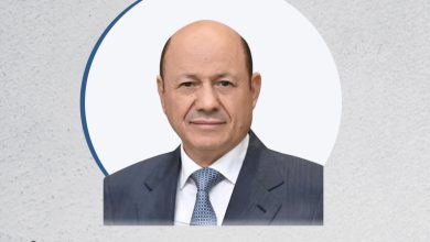 Photo of العليمي يتمسك بشروط الدولة للسلام ونزع سلاح الميليشيا وتجريم العنصرية  ويعتبرها أساس أي تسوية قادمة