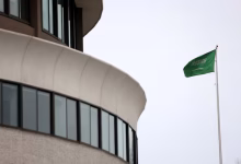 Photo of مسؤول: السعودية ستقدم 346 مليون دولار لتغطية رواتب موظفي الحكومة اليمنية