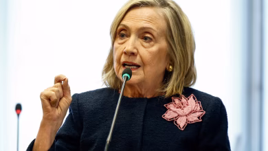 Photo of هيلاري كلينتون أمام لجنة بالكونجرس : لا أعرف أي معلومات عن إبستين