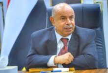 Photo of الخنبشي يوجه بتشكيل غرفة عمليات مشتركة لتنظيم حركة مقطورات الغاز من صافر وضمان وصولها للمحافظات المحررة